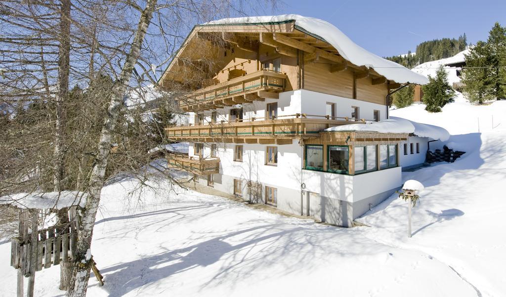 Haus Spieleck Bed & Breakfast Saalbach-Hinterglemm Dış mekan fotoğraf
