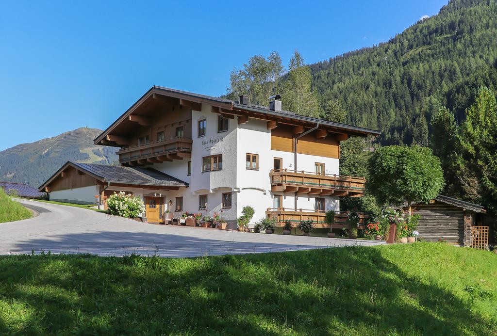Haus Spieleck Bed & Breakfast Saalbach-Hinterglemm Dış mekan fotoğraf