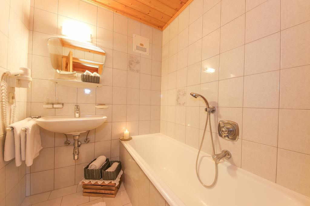 Haus Spieleck Bed & Breakfast Saalbach-Hinterglemm Dış mekan fotoğraf