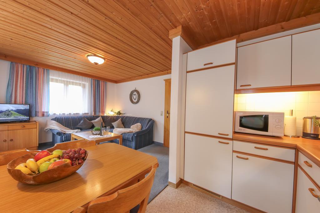 Haus Spieleck Bed & Breakfast Saalbach-Hinterglemm Dış mekan fotoğraf