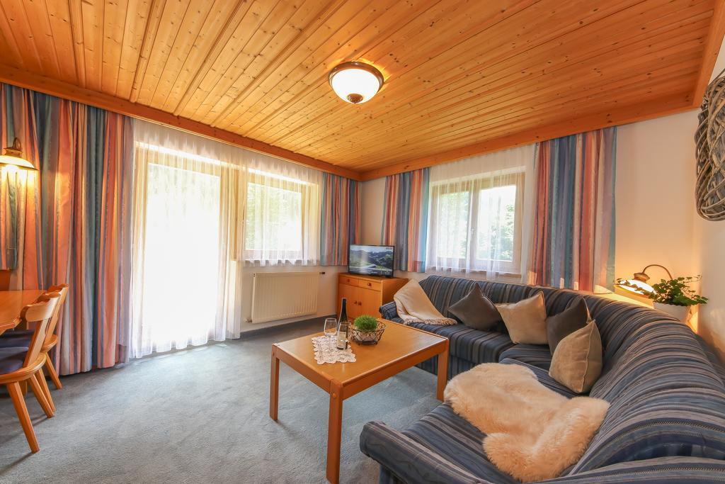 Haus Spieleck Bed & Breakfast Saalbach-Hinterglemm Dış mekan fotoğraf